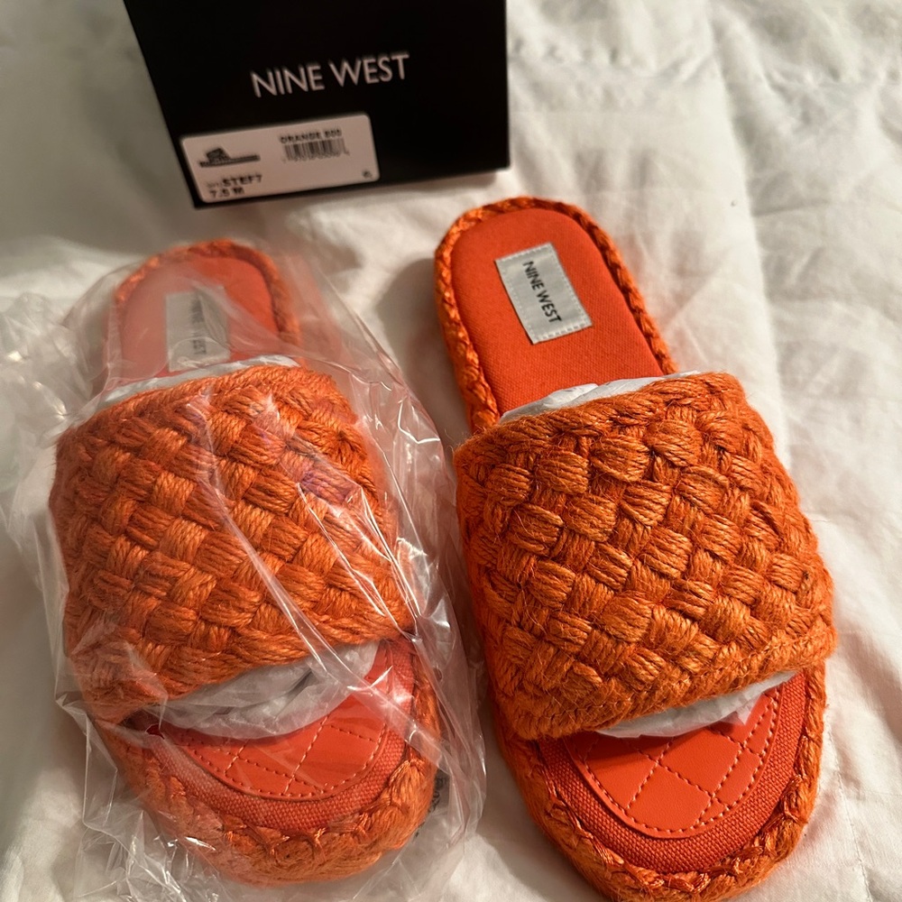 NWT Nine West Orange raffia slide sandals size 7.5